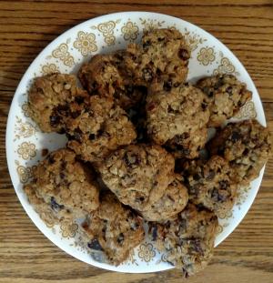 Chewy Oatmeal Cookies